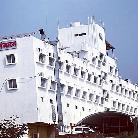 Kurandvad Hotel Mangalam מראה חיצוני תמונה