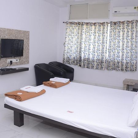 Kurandvad Hotel Mangalam מראה חיצוני תמונה