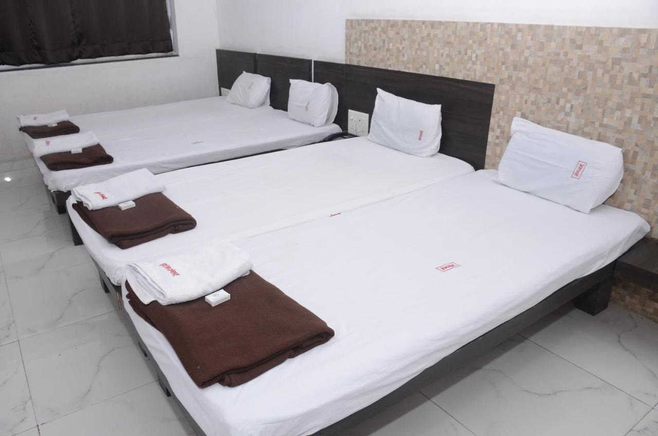 Kurandvad Hotel Mangalam מראה חיצוני תמונה
