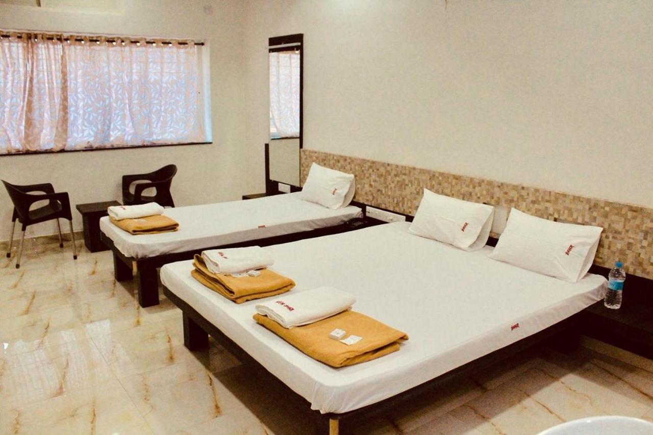 Kurandvad Hotel Mangalam מראה חיצוני תמונה