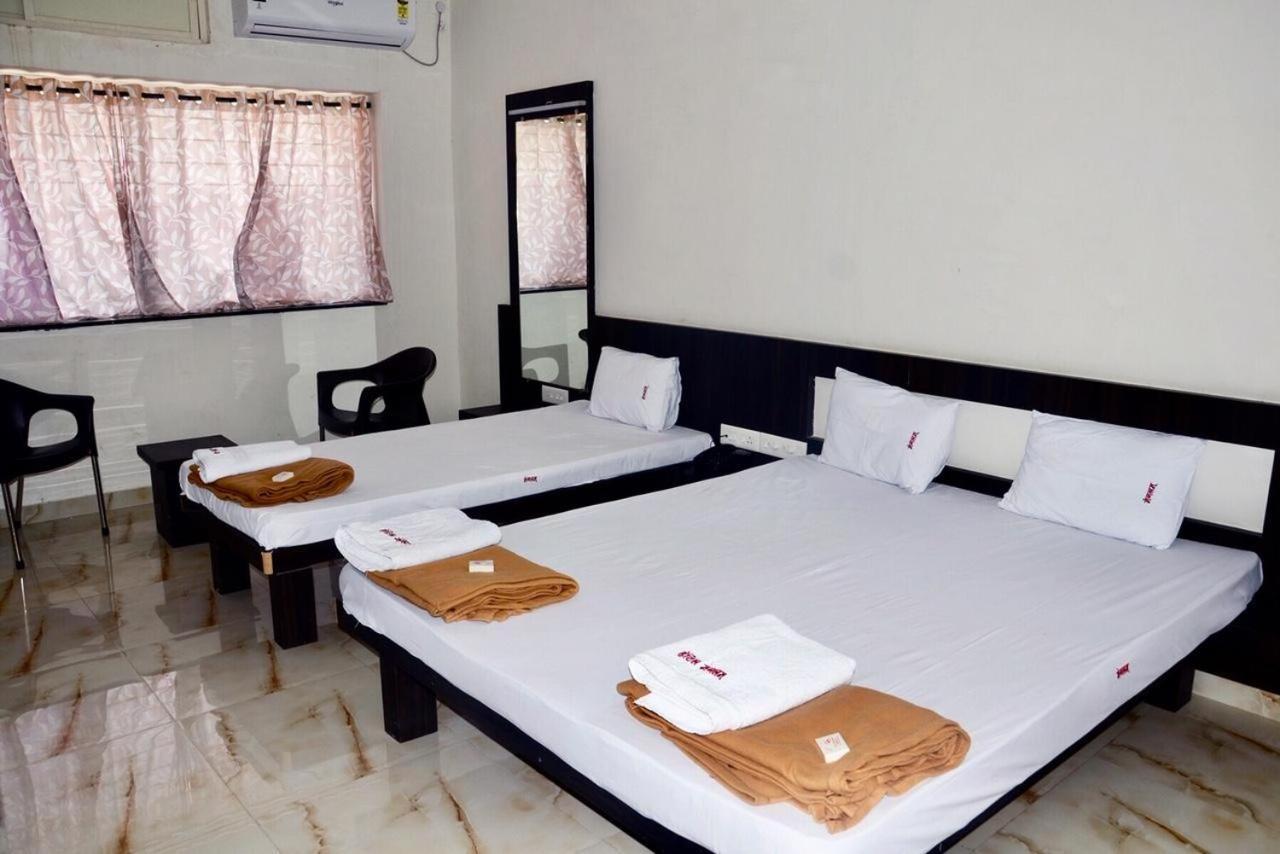 Kurandvad Hotel Mangalam מראה חיצוני תמונה
