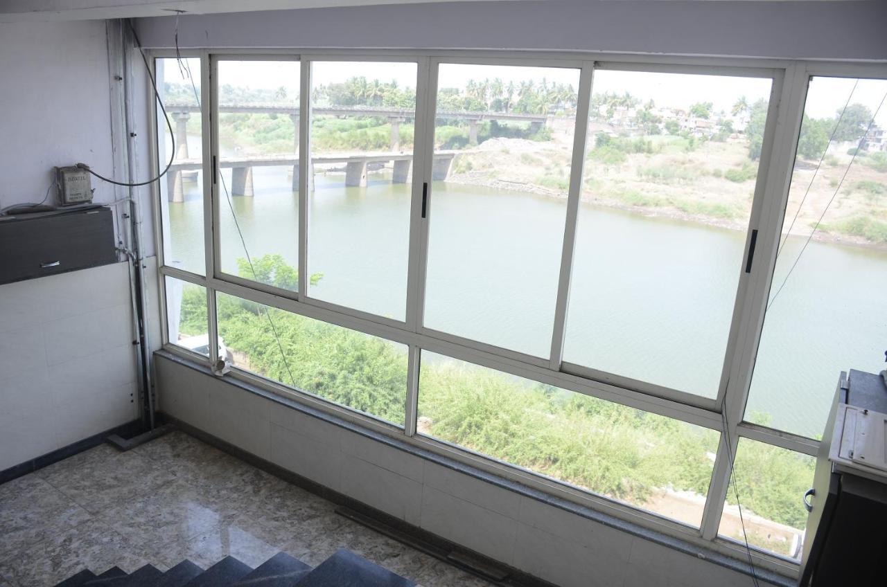 Kurandvad Hotel Mangalam מראה חיצוני תמונה