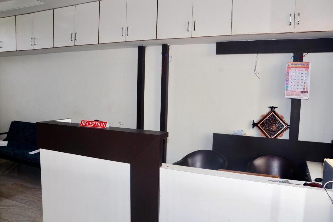 Kurandvad Hotel Mangalam מראה חיצוני תמונה