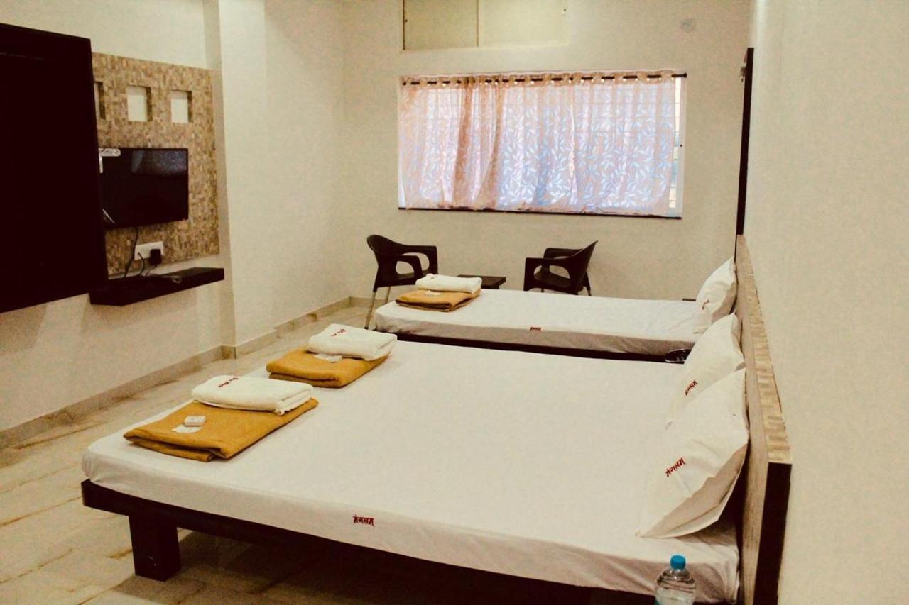 Kurandvad Hotel Mangalam מראה חיצוני תמונה