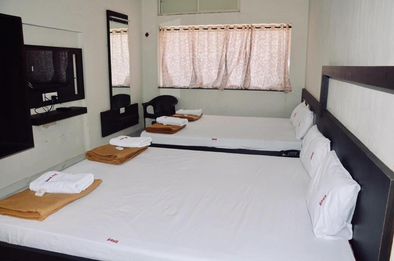 Kurandvad Hotel Mangalam מראה חיצוני תמונה