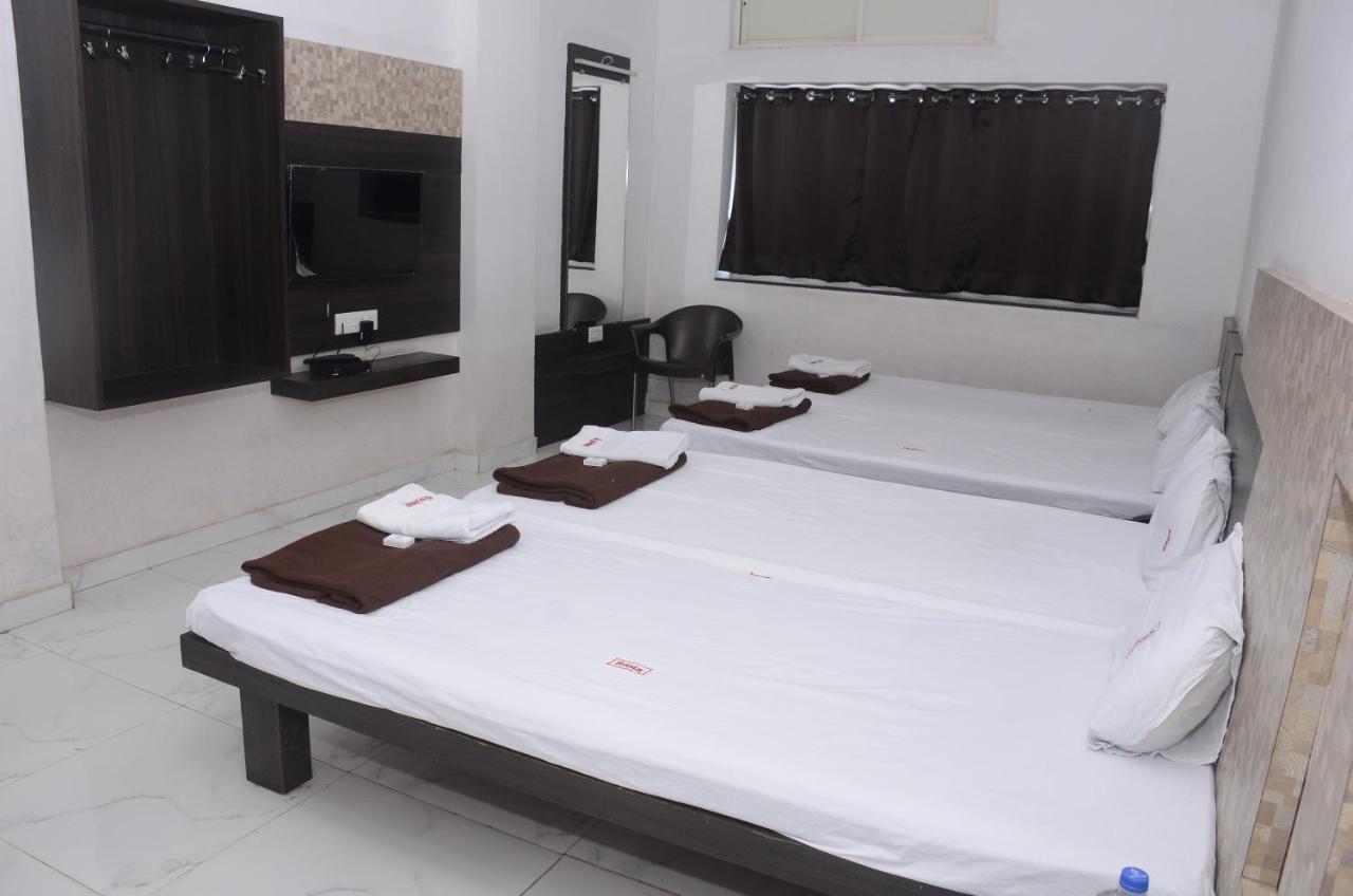 Kurandvad Hotel Mangalam מראה חיצוני תמונה