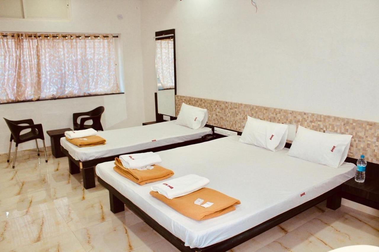 Kurandvad Hotel Mangalam מראה חיצוני תמונה
