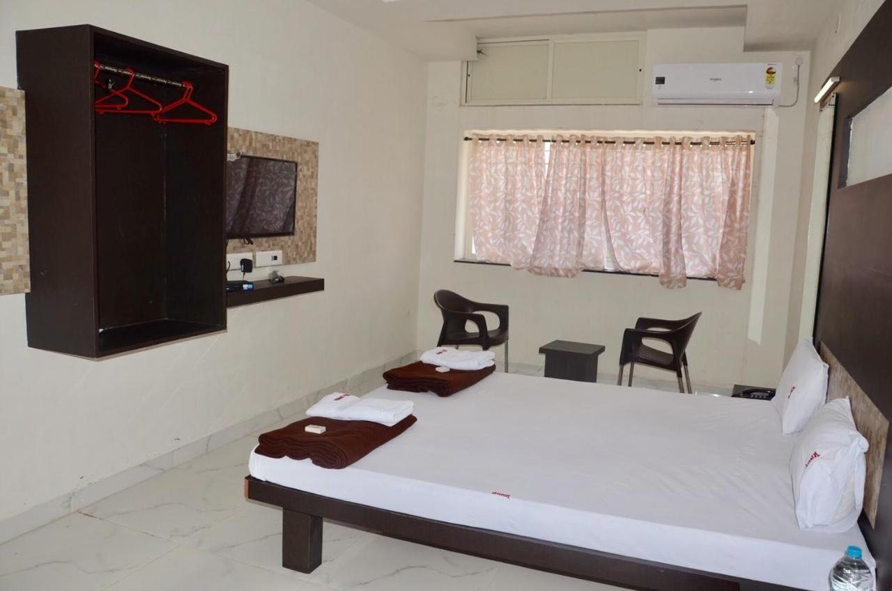 Kurandvad Hotel Mangalam מראה חיצוני תמונה