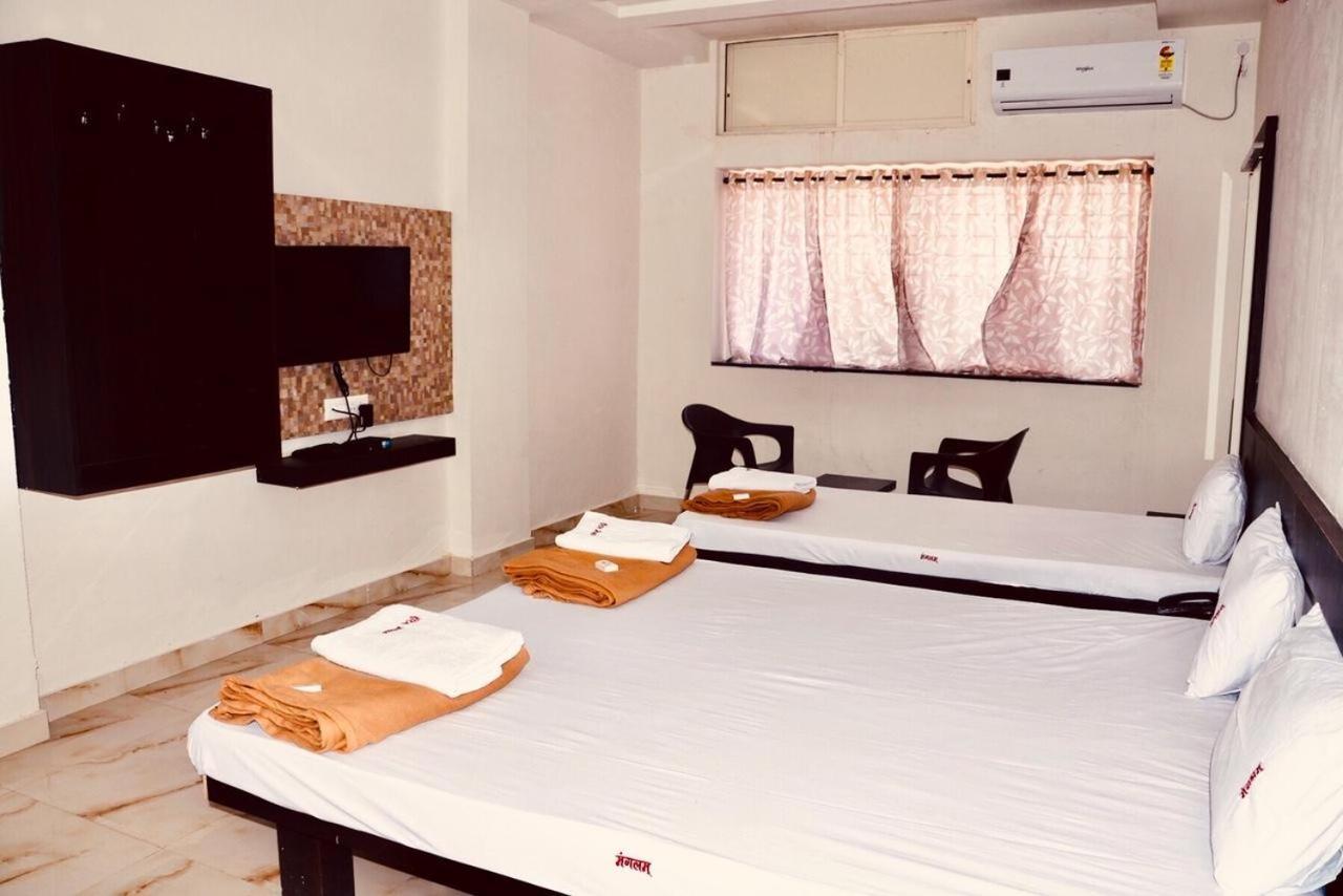 Kurandvad Hotel Mangalam מראה חיצוני תמונה